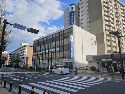 横浜銀行本郷台写真